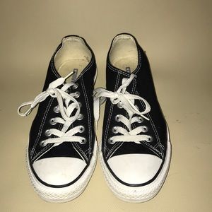 Black women’s converse size 8